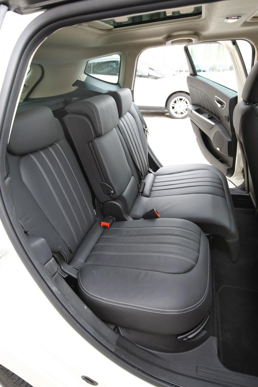  Lancia Delta 2008 года  (фото 7 из 94)